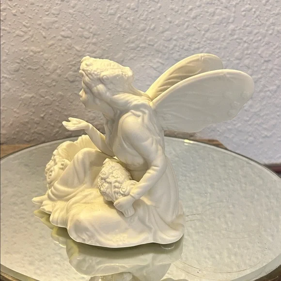 White Fairy Figurine with Rose Bowl - Picture 3 of 10
